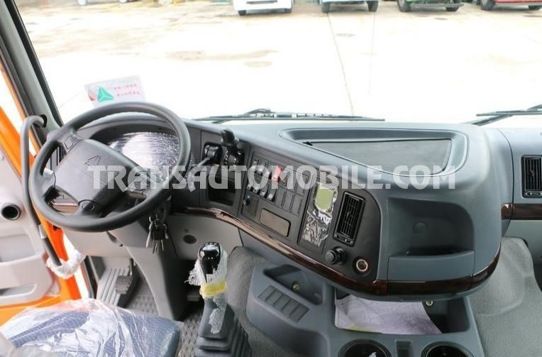 Sinotruk HOWO 6X6 ALL-WHEEL DRIVE - وحدة جر: صورة 2 Sinotruk HOWO 6X6 ALL-WHEEL DRIVE - وحدة جر: صورة 2