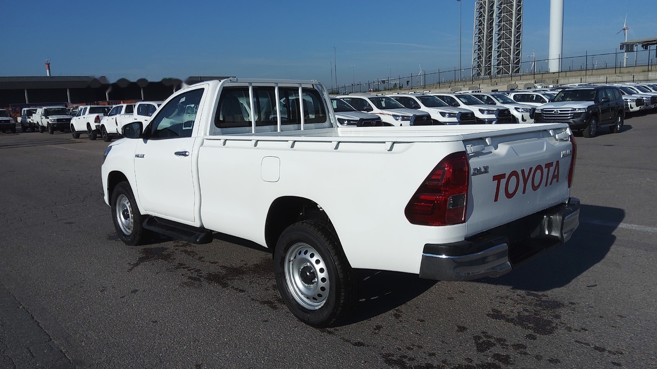 Toyota Hilux / Revo Pick-up single Cab pack security 2.4L Turbo Diesel Manual - سيارة: صورة 5 Toyota Hilux / Revo Pick-up single Cab pack security 2.4L Turbo Diesel Manual - سيارة: صورة 5