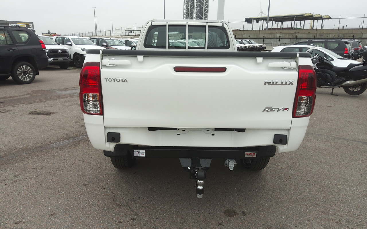 Toyota Hilux / Revo RHD Pick-up single Cab 2.8L Diesel Manual - سيارة: صورة 5 Toyota Hilux / Revo RHD Pick-up single Cab 2.8L Diesel Manual - سيارة: صورة 5