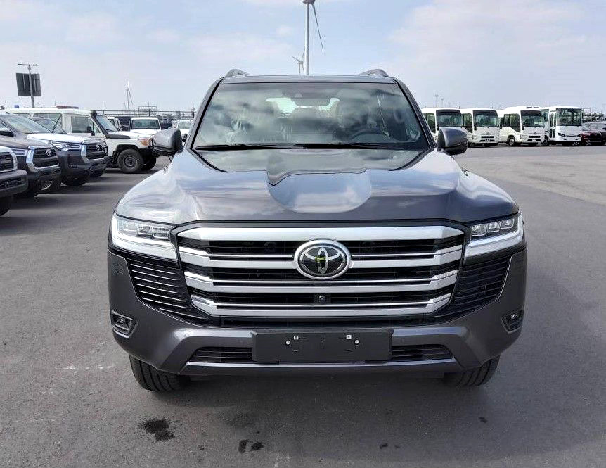 Toyota Land Cruiser 300 V6 VXR ZX 7 SEATERS / PLACES 3.5L Petrol Automatic AEOB - سيارة: صورة 2 Toyota Land Cruiser 300 V6 VXR ZX 7 SEATERS / PLACES 3.5L Petrol Automatic AEOB - سيارة: صورة 2
