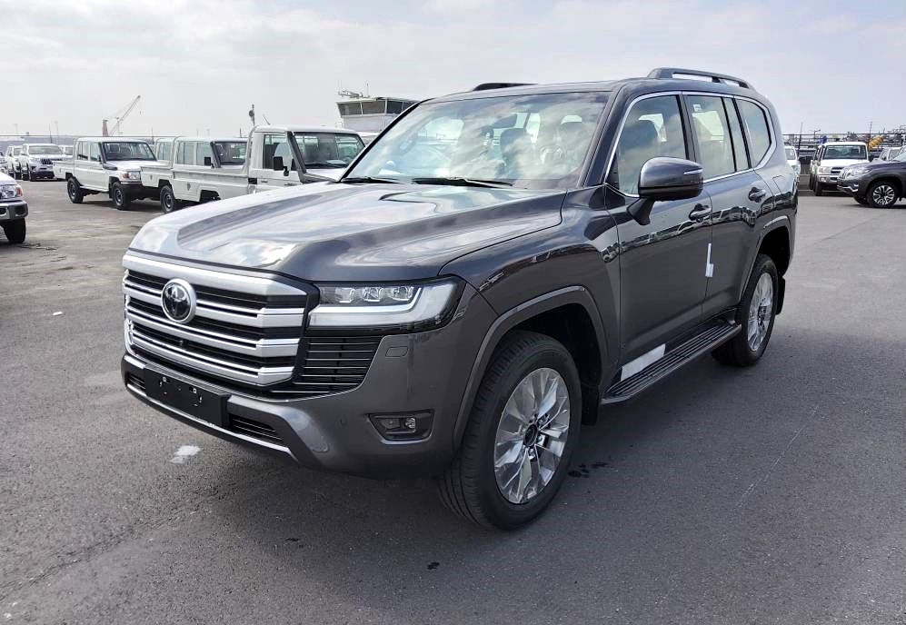 Toyota Land Cruiser 300 V6 VXR ZX 7 SEATERS / PLACES 3.5L Petrol Automatic AEOB - سيارة: صورة 1 Toyota Land Cruiser 300 V6 VXR ZX 7 SEATERS / PLACES 3.5L Petrol Automatic AEOB - سيارة: صورة 1