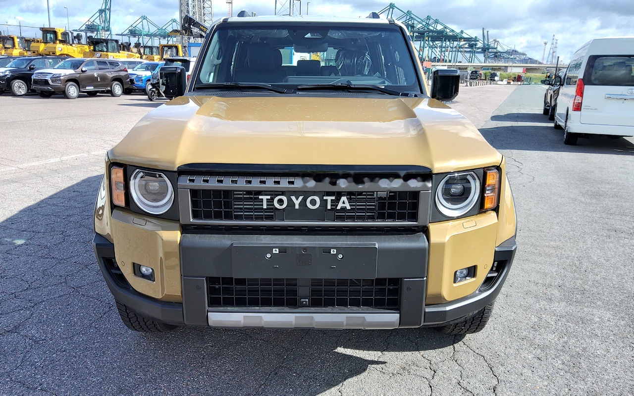 Toyota Land Cruiser Prado 250 VX ae68 first edition 2.4L Petrol Turbo Automatic NEW MODEL - سيارة: صورة 2 Toyota Land Cruiser Prado 250 VX ae68 first edition 2.4L Petrol Turbo Automatic NEW MODEL - سيارة: صورة 2