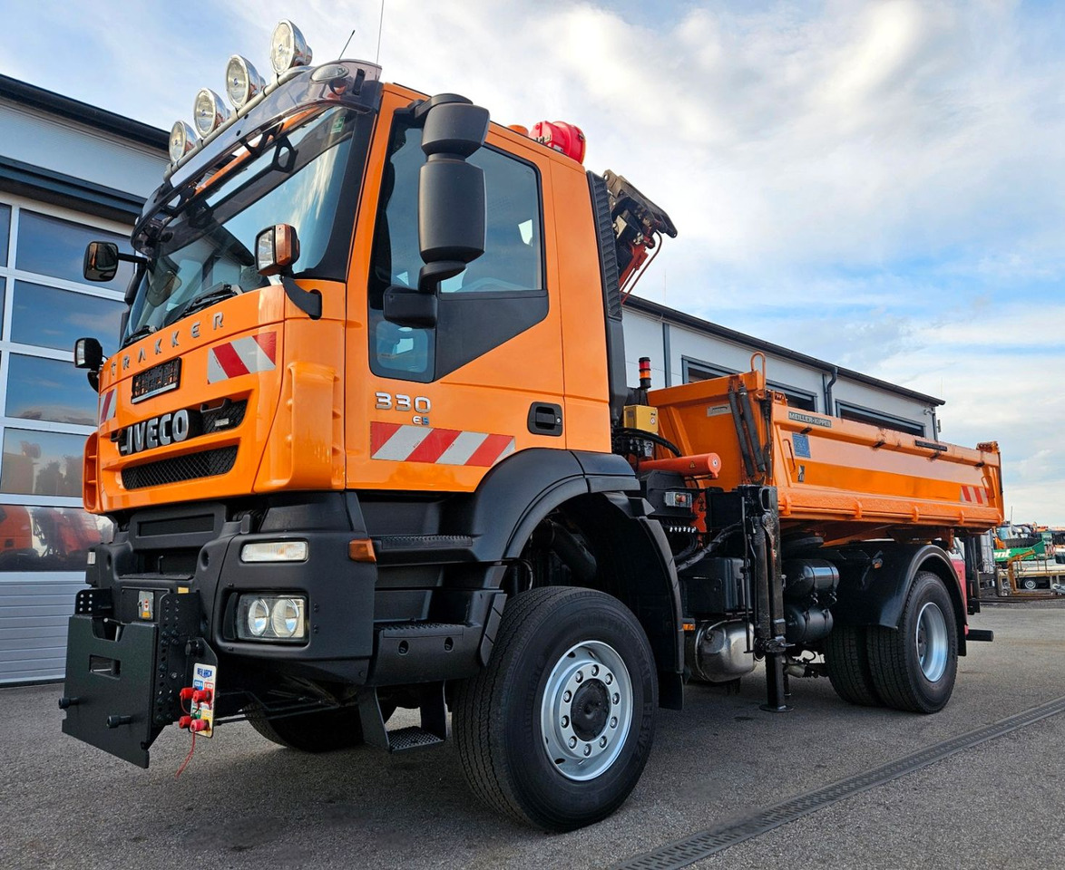 Iveco Trakker 190T33 4x4 Euro5 Kran Atlas Funk - شاحنة قلاب, شاحنة كرين: صورة 1 Iveco Trakker 190T33 4x4 Euro5 Kran Atlas Funk - شاحنة قلاب, شاحنة كرين: صورة 1