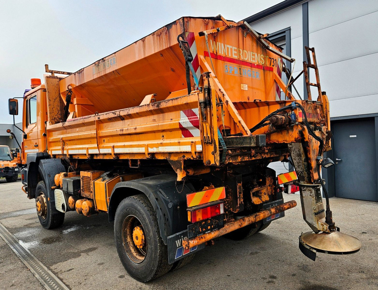 MAN FE 19.310 4x4 BL Winterdienst Band Streuer - شاحنة قلاب: صورة 3 MAN FE 19.310 4x4 BL Winterdienst Band Streuer - شاحنة قلاب: صورة 3