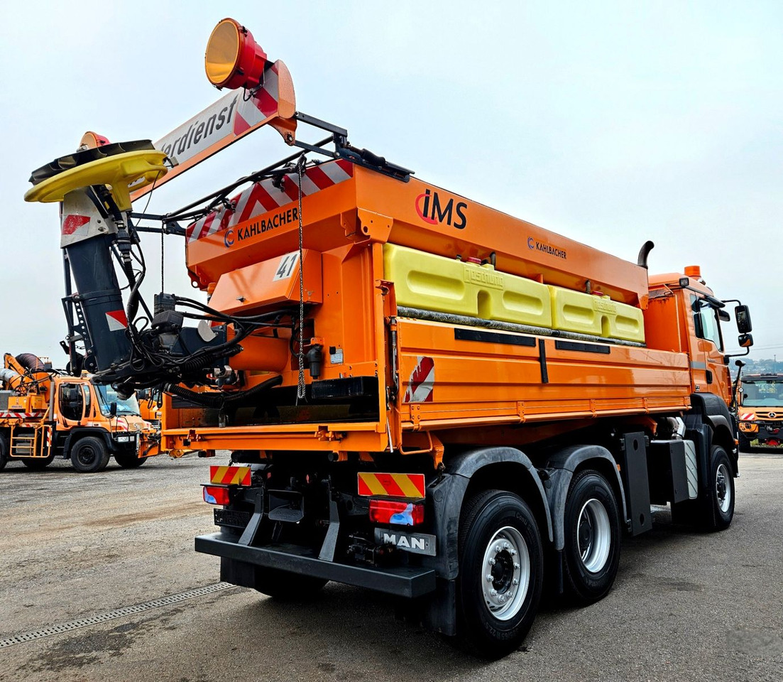 MAN TGA 28.400 6x4-4 Winterdienst - شاحنة قلاب: صورة 5 MAN TGA 28.400 6x4-4 Winterdienst - شاحنة قلاب: صورة 5