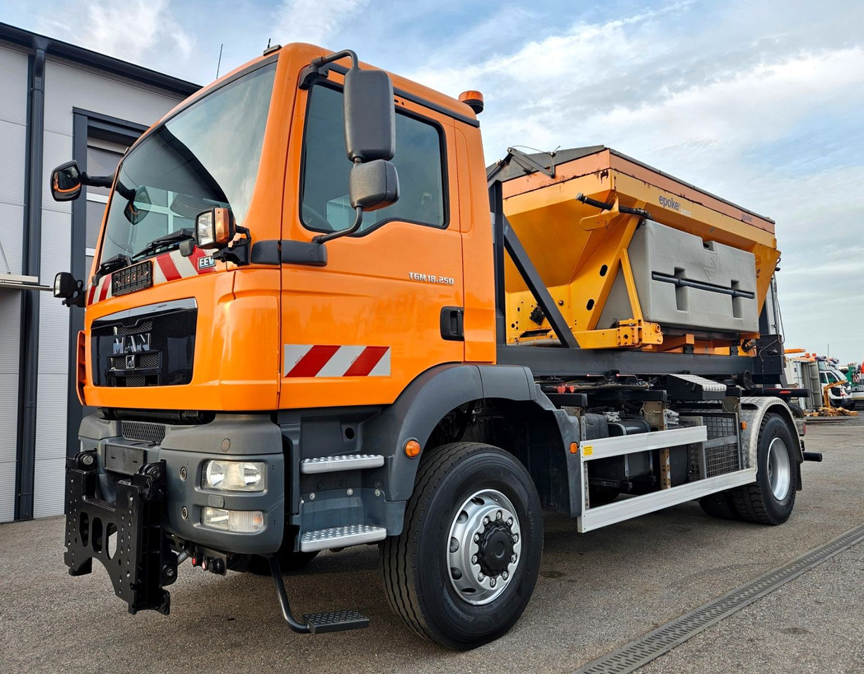 MAN TGM 18.250 4x4 BB EEV Winterdienst - شاحنة ذات خطاف, شاحنة كرين: صورة 1 MAN TGM 18.250 4x4 BB EEV Winterdienst - شاحنة ذات خطاف, شاحنة كرين: صورة 1