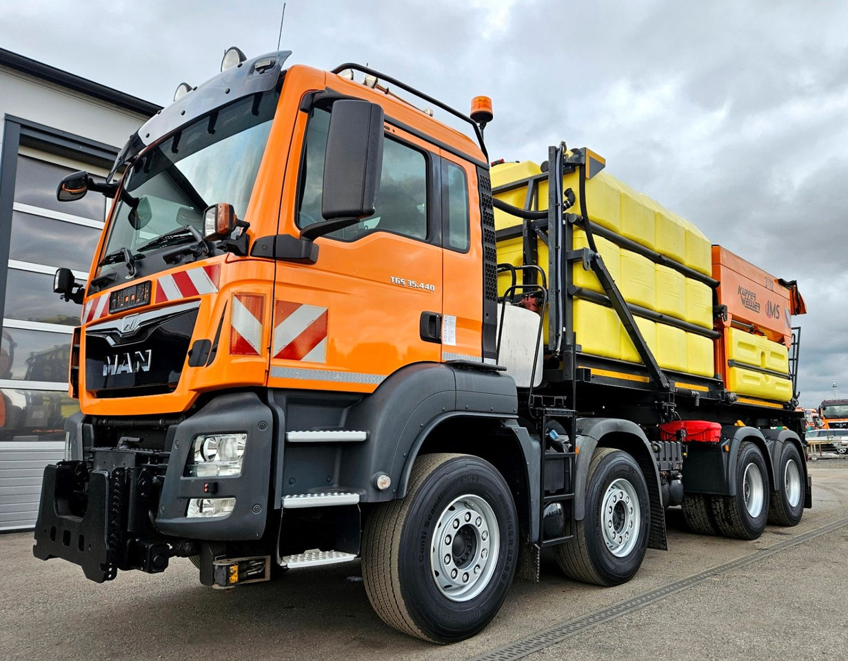 MAN TGS 35.440 8x4 BL Euro6 Winterdienst Streuer - شاحنة قلاب: صورة 1 MAN TGS 35.440 8x4 BL Euro6 Winterdienst Streuer - شاحنة قلاب: صورة 1