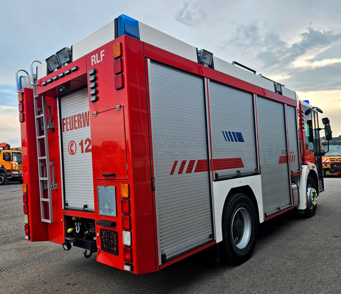 Mercedes-Benz 1829 Feuerwehr Ziegler RLF 2000/300 TLF Winde - شاحنة: صورة 4 Mercedes-Benz 1829 Feuerwehr Ziegler RLF 2000/300 TLF Winde - شاحنة: صورة 4
