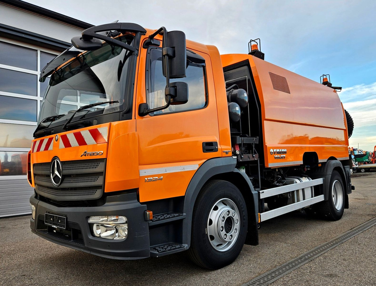 Mercedes-Benz Atego 1324 Euro6 FAUN Viajet 6 Aufbaumotor - سياره كنس شوارع: صورة 4 Mercedes-Benz Atego 1324 Euro6 FAUN Viajet 6 Aufbaumotor - سياره كنس شوارع: صورة 4
