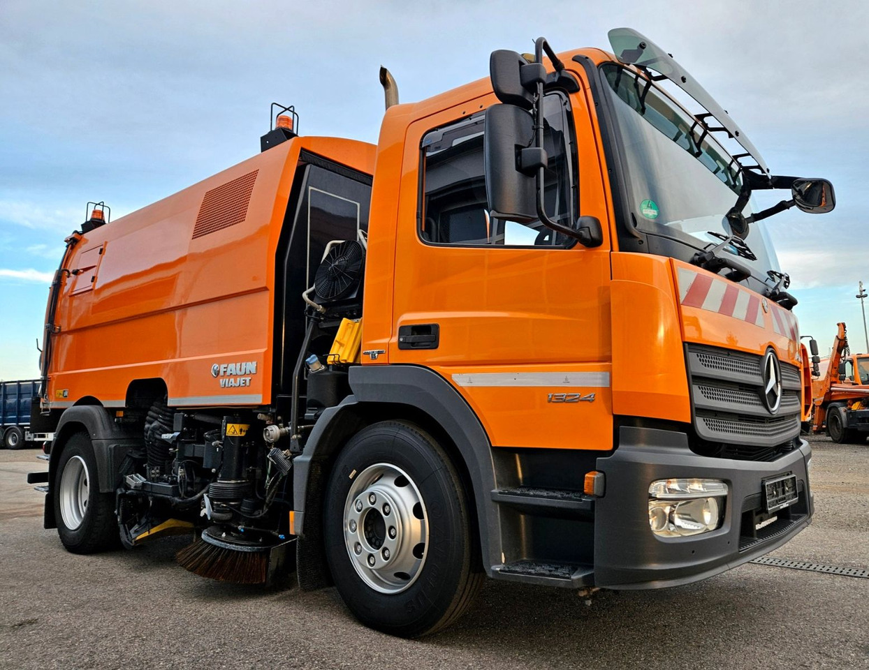 Mercedes-Benz Atego 1324 Euro6 FAUN Viajet 6 Aufbaumotor - سياره كنس شوارع: صورة 1 Mercedes-Benz Atego 1324 Euro6 FAUN Viajet 6 Aufbaumotor - سياره كنس شوارع: صورة 1