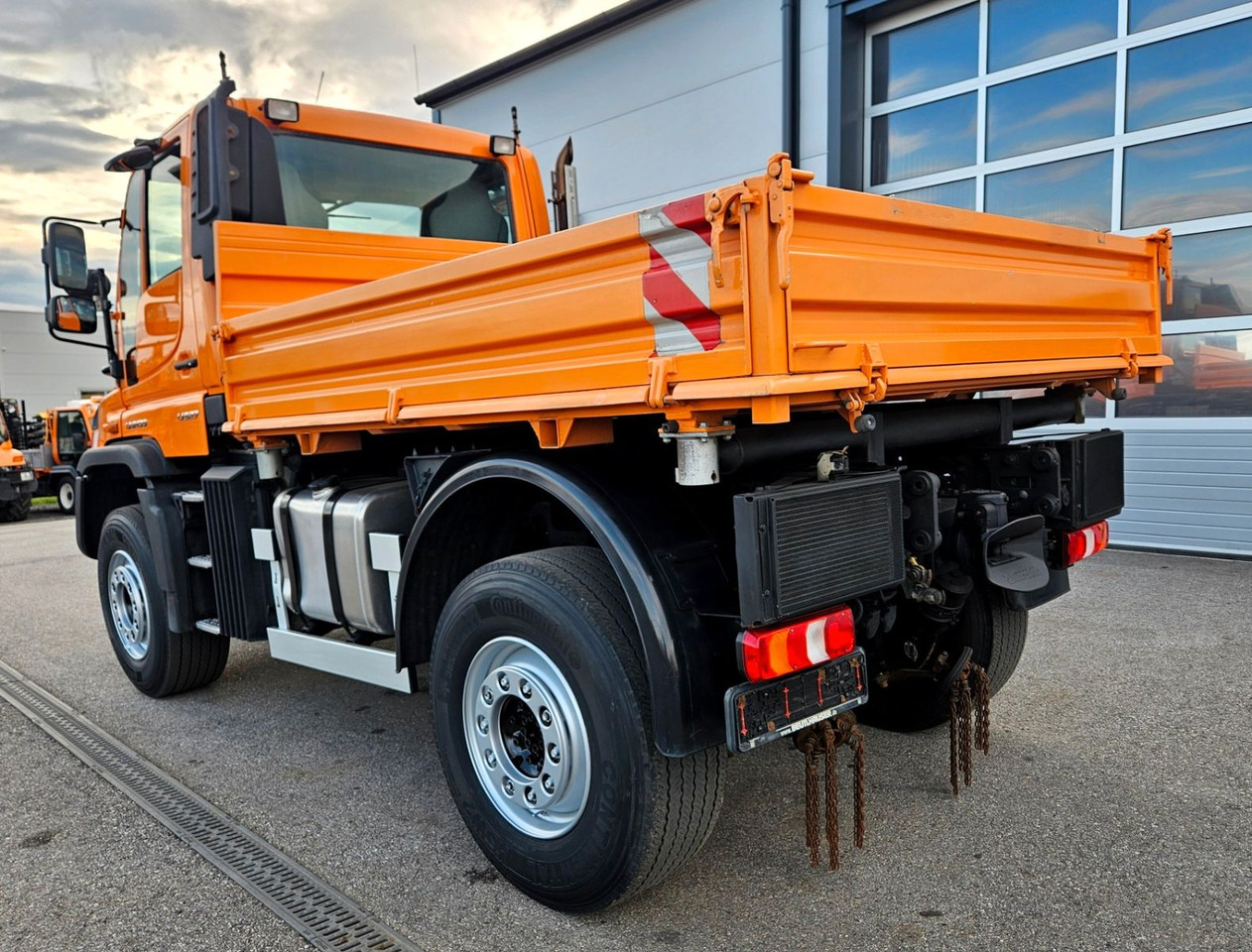 Unimog U527 UGE Euro6 VarioPilot Hydrostat - شاحنة قلاب: صورة 3 Unimog U527 UGE Euro6 VarioPilot Hydrostat - شاحنة قلاب: صورة 3
