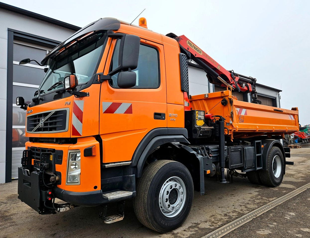 Volvo FM 370 4x4 Palfinger PK12002 Funk Kran EEV - شاحنة قلاب, شاحنة كرين: صورة 4 Volvo FM 370 4x4 Palfinger PK12002 Funk Kran EEV - شاحنة قلاب, شاحنة كرين: صورة 4
