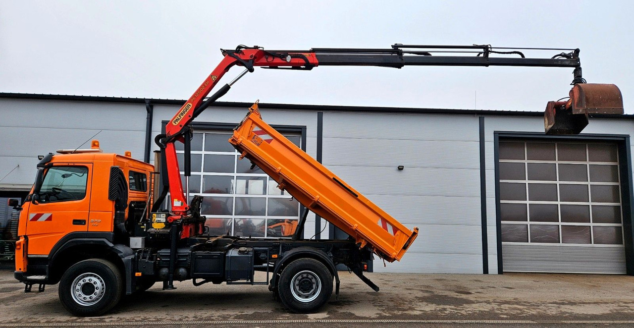Volvo FM 370 4x4 Palfinger PK12002 Funk Kran EEV - شاحنة قلاب, شاحنة كرين: صورة 2 Volvo FM 370 4x4 Palfinger PK12002 Funk Kran EEV - شاحنة قلاب, شاحنة كرين: صورة 2