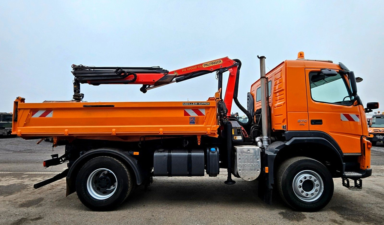Volvo FM 370 4x4 Palfinger PK12002 Funk Kran EEV - شاحنة قلاب, شاحنة كرين: صورة 2 Volvo FM 370 4x4 Palfinger PK12002 Funk Kran EEV - شاحنة قلاب, شاحنة كرين: صورة 2
