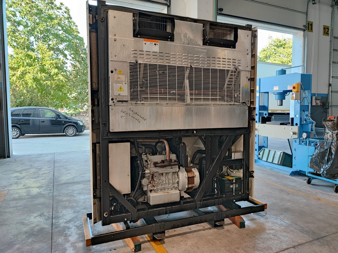 وحدة تبريد Motore Frigo Carrier Vector 1550: صورة 6 وحدة تبريد Motore Frigo Carrier Vector 1550: صورة 6