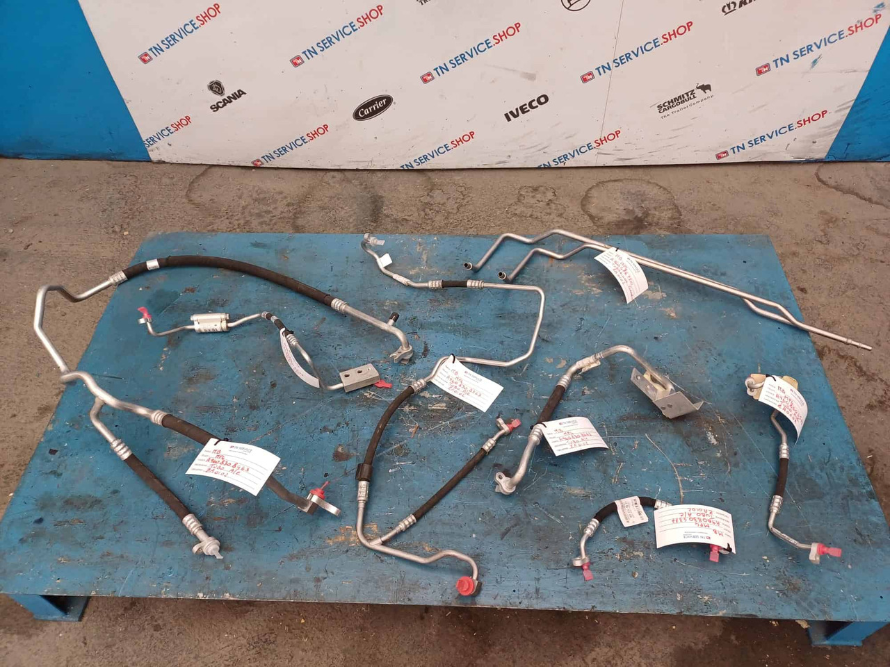 Tubazione A/C Mercedes-Benz - جزء تكييف الهواء - شاحنة: صورة 1 Tubazione A/C Mercedes-Benz - جزء تكييف الهواء - شاحنة: صورة 1