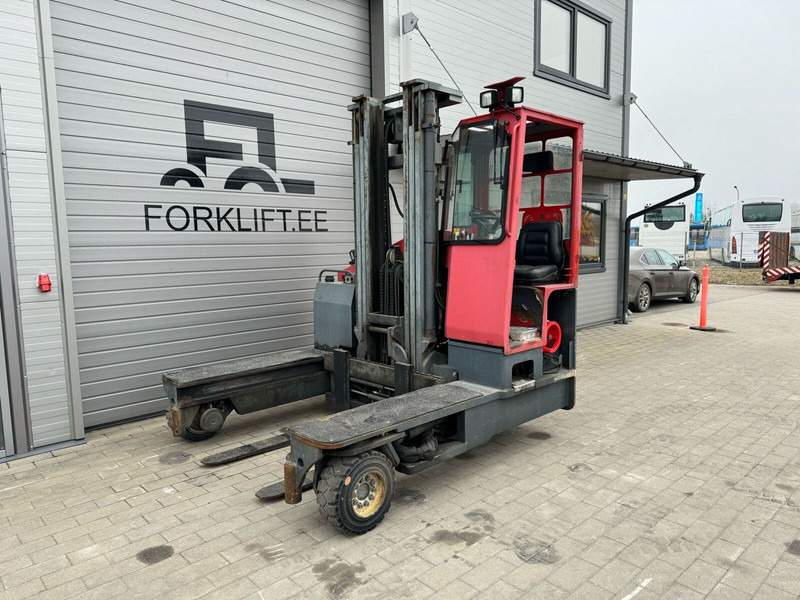 Combilift 4000 - محمل جانبي - رافعة شوكية ذات شحن جانبي: صورة 1 Combilift 4000 - محمل جانبي - رافعة شوكية ذات شحن جانبي: صورة 1