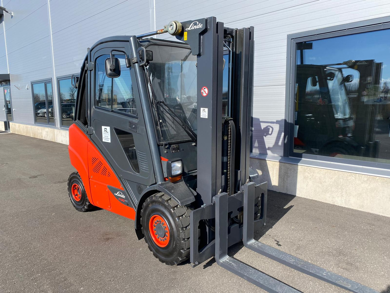 Linde H30T-02 EVO - رافعة شوكية تعمل بالغاز: صورة 4 Linde H30T-02 EVO - رافعة شوكية تعمل بالغاز: صورة 4