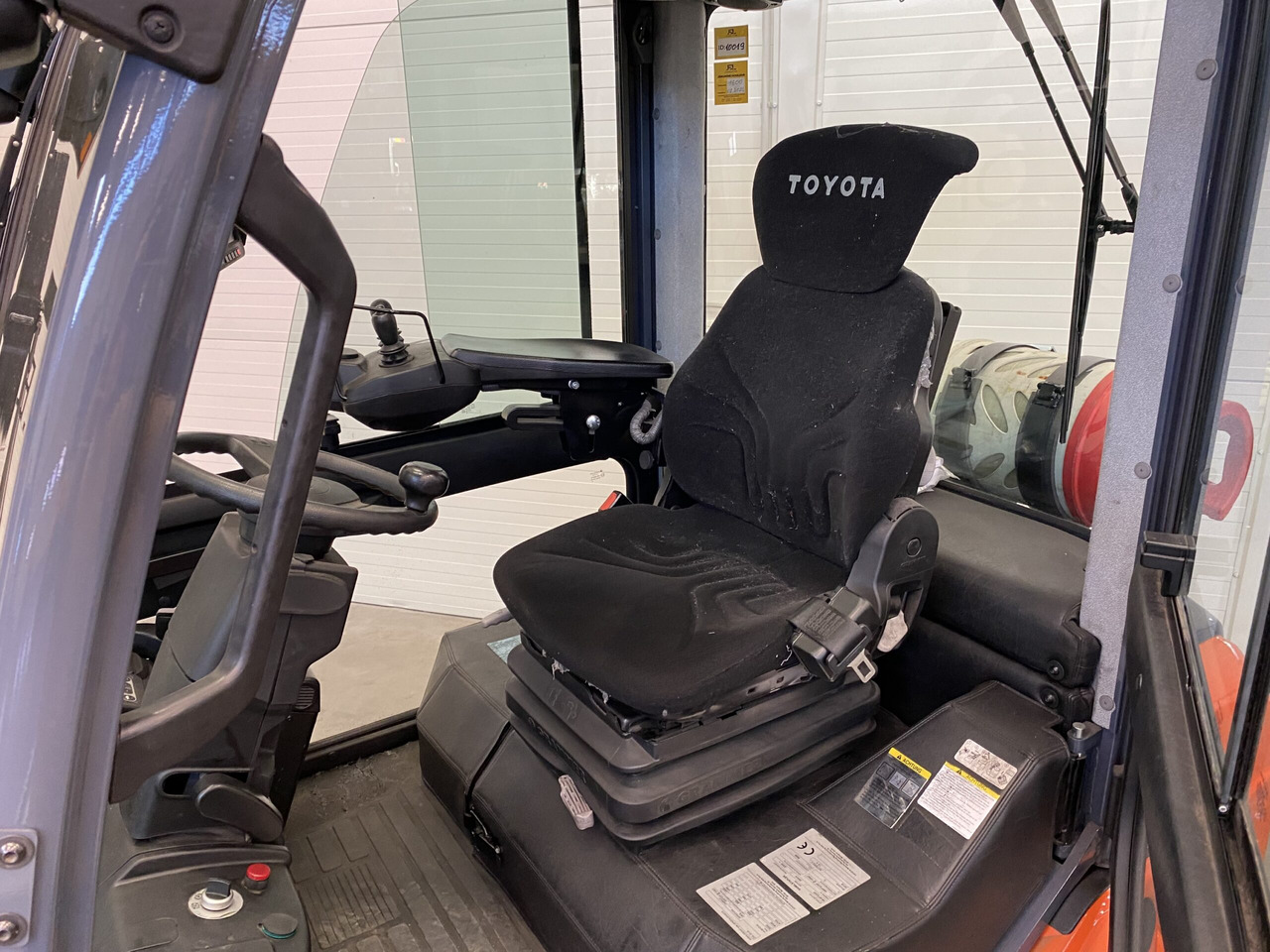 Toyota 06-8FG20F - رافعة شوكية تعمل بالغاز: صورة 5 Toyota 06-8FG20F - رافعة شوكية تعمل بالغاز: صورة 5