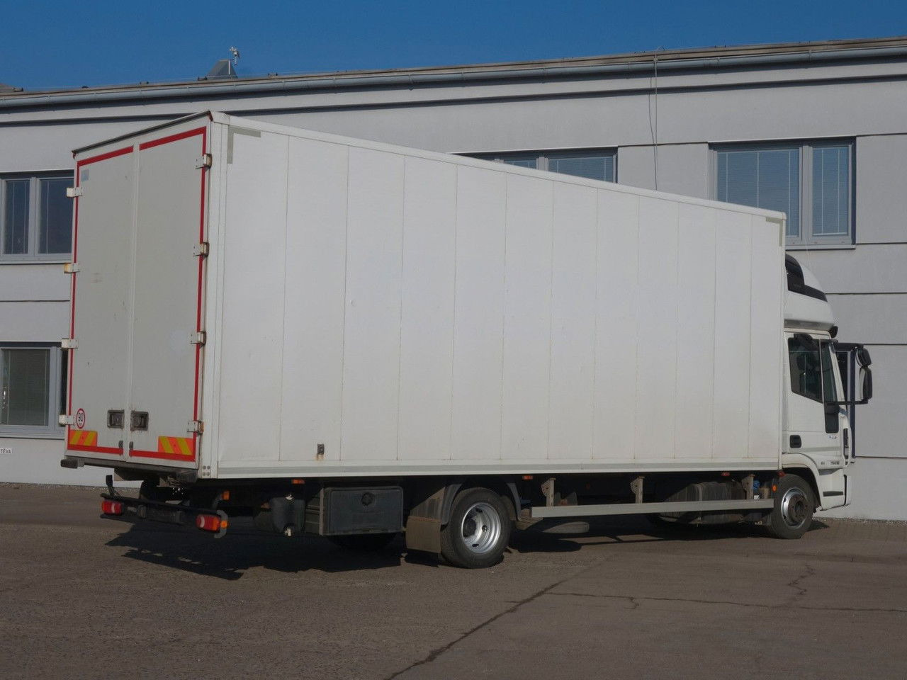 Iveco EuroCargo 75 75E19, 18 Palleten - شاحنة مقفلة: صورة 5 Iveco EuroCargo 75 75E19, 18 Palleten - شاحنة مقفلة: صورة 5