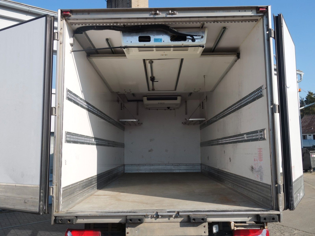 MAN TGL 8.190 mit Thermo King. 2 Temperaturen - شاحنة الفريزر: صورة 5 MAN TGL 8.190 mit Thermo King. 2 Temperaturen - شاحنة الفريزر: صورة 5