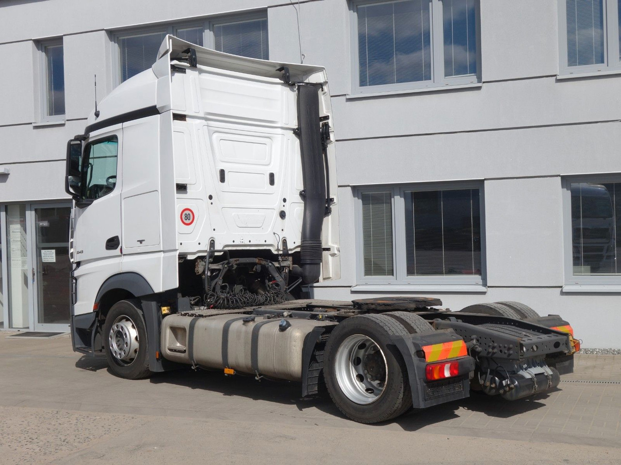 Mercedes-Benz Actros 1843 Lowdeck Lowliner - وحدة جر: صورة 3 Mercedes-Benz Actros 1843 Lowdeck Lowliner - وحدة جر: صورة 3