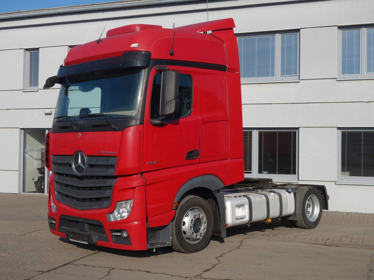 Mercedes-Benz Actros 1845 Lsnrl, Lowdeck, Standklima - وحدة جر: صورة 1 Mercedes-Benz Actros 1845 Lsnrl, Lowdeck, Standklima - وحدة جر: صورة 1