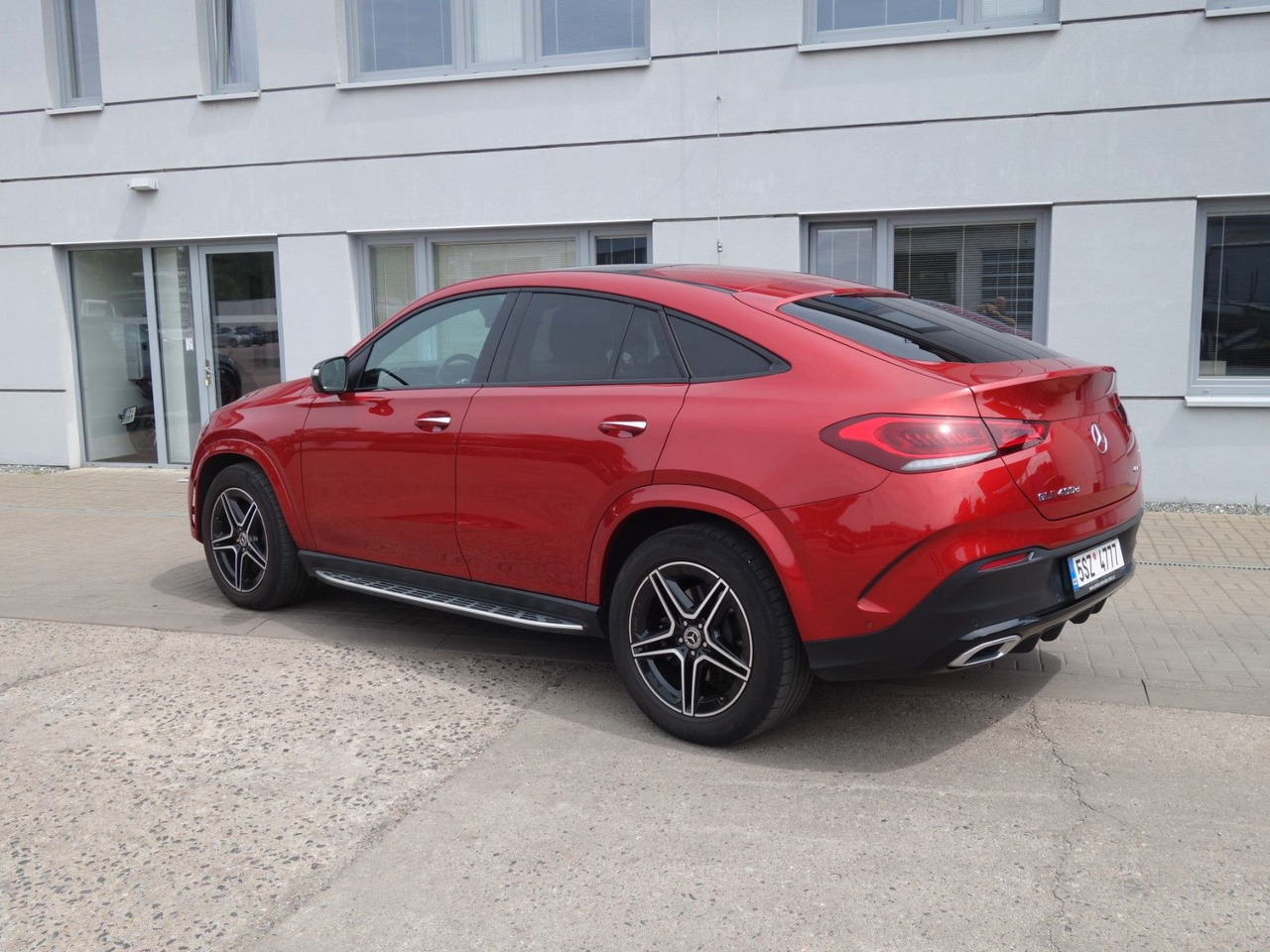 Mercedes-Benz GLE 400 d 4Matic Coupe Pano - سيارة دفع رباعي: صورة 4 Mercedes-Benz GLE 400 d 4Matic Coupe Pano - سيارة دفع رباعي: صورة 4