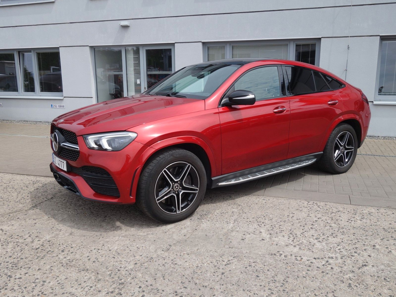 Mercedes-Benz GLE 400 d 4Matic Coupe Pano - سيارة دفع رباعي: صورة 2 Mercedes-Benz GLE 400 d 4Matic Coupe Pano - سيارة دفع رباعي: صورة 2