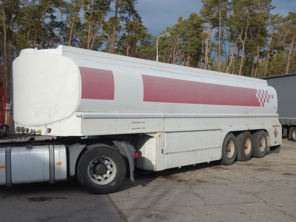 Schwarzmüller TSL 3/E Diesel/Benzin 7 Kammern - نصف مقطورة صهريج: صورة 1 Schwarzmüller TSL 3/E Diesel/Benzin 7 Kammern - نصف مقطورة صهريج: صورة 1