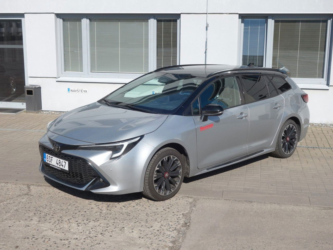 Toyota Corolla Touring 2,0 Hybrid GR Sport - سيارة ستيشن: صورة 2 Toyota Corolla Touring 2,0 Hybrid GR Sport - سيارة ستيشن: صورة 2