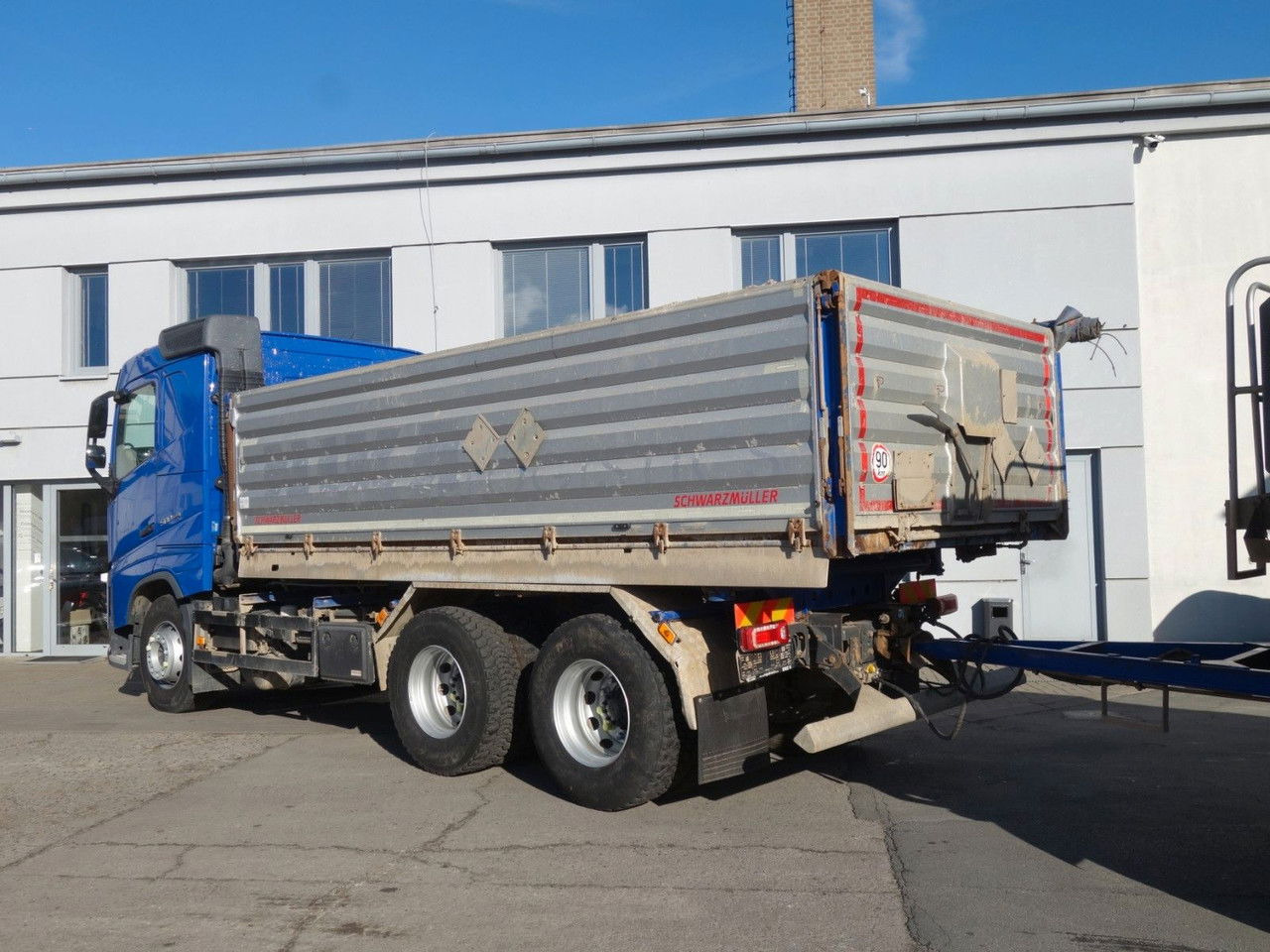 Volvo FH 13.500 6x4 Dreiseitenkipper - شاحنة قلاب: صورة 4 Volvo FH 13.500 6x4 Dreiseitenkipper - شاحنة قلاب: صورة 4
