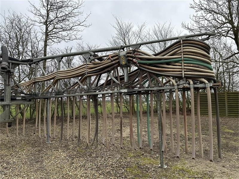 AP 24mtr slæbeslangebom m/2 fordeler - صهريج السماد السائل: صورة 4 AP 24mtr slæbeslangebom m/2 fordeler - صهريج السماد السائل: صورة 4