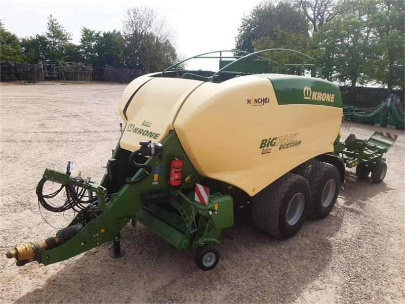 Krone Big Pack 1290 HDP II XC m. Balecollect 1230 - مكبس البالات المستطيله: صورة 1 Krone Big Pack 1290 HDP II XC m. Balecollect 1230 - مكبس البالات المستطيله: صورة 1