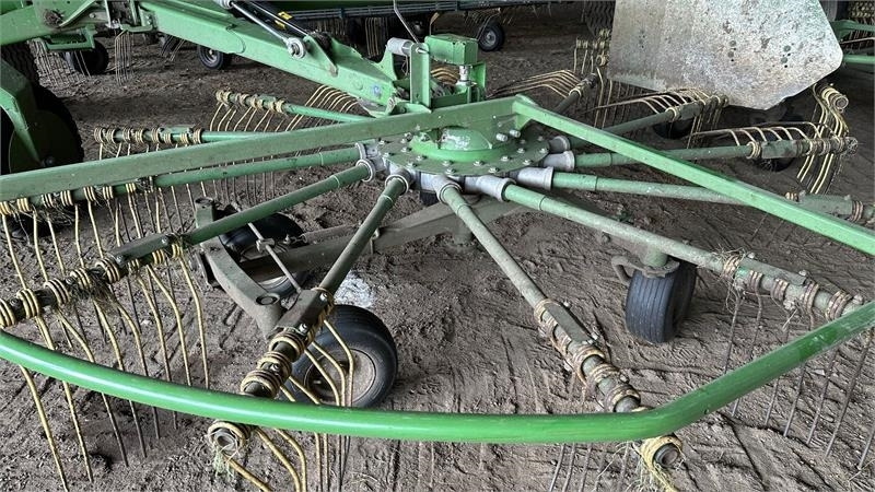 Krone Swadro 2000 TC - آلة تيبيس العشب/ آلة جمع العشب: صورة 2 Krone Swadro 2000 TC - آلة تيبيس العشب/ آلة جمع العشب: صورة 2