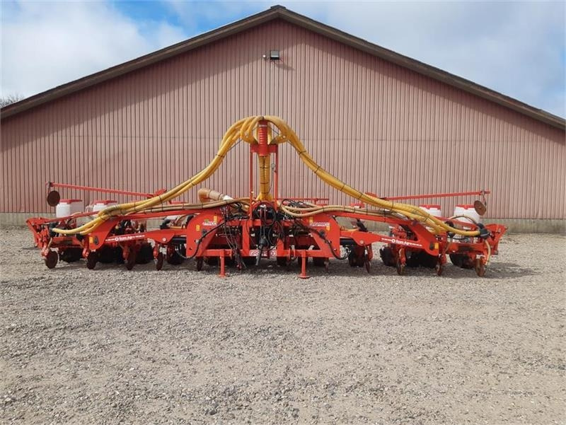 Maschio Gaspardo Manta XL 12 rk med PA1 fronttank - آلة البذر: صورة 3 Maschio Gaspardo Manta XL 12 rk med PA1 fronttank - آلة البذر: صورة 3