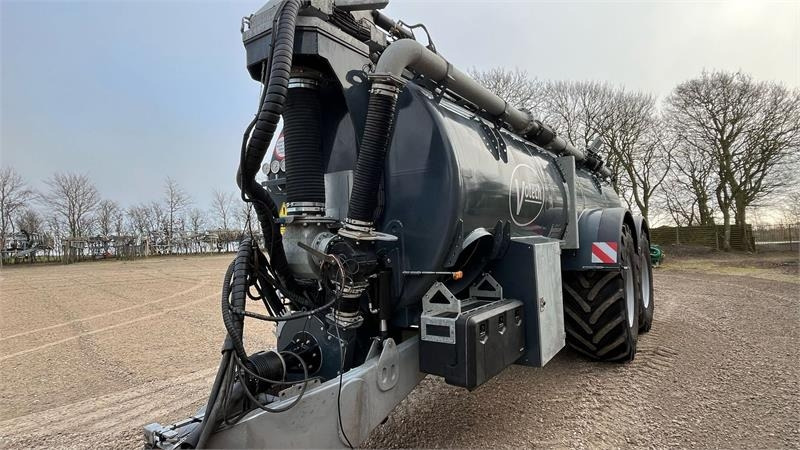 Votech VG2-22 XXL Dog Walk - صهريج السماد السائل: صورة 2 Votech VG2-22 XXL Dog Walk - صهريج السماد السائل: صورة 2