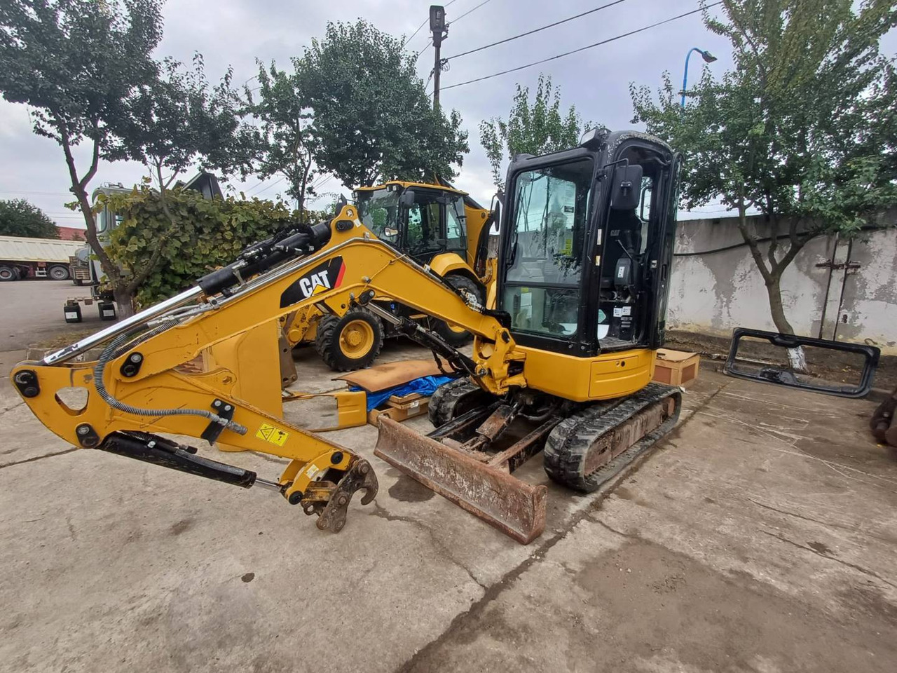 CAT 303ECR - حفار زحاف: صورة 1 CAT 303ECR - حفار زحاف: صورة 1