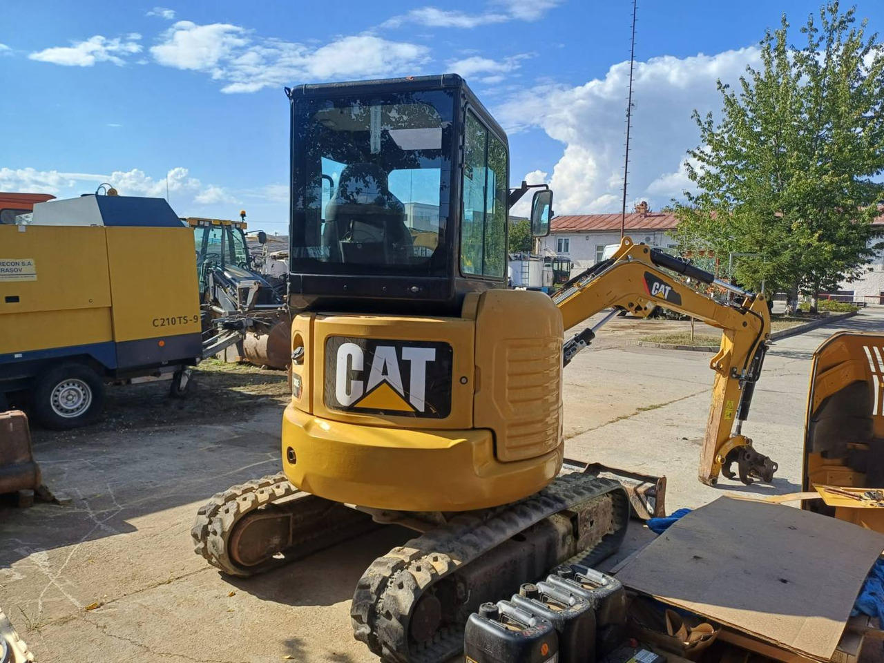 CAT 303ECR - حفار زحاف: صورة 3 CAT 303ECR - حفار زحاف: صورة 3