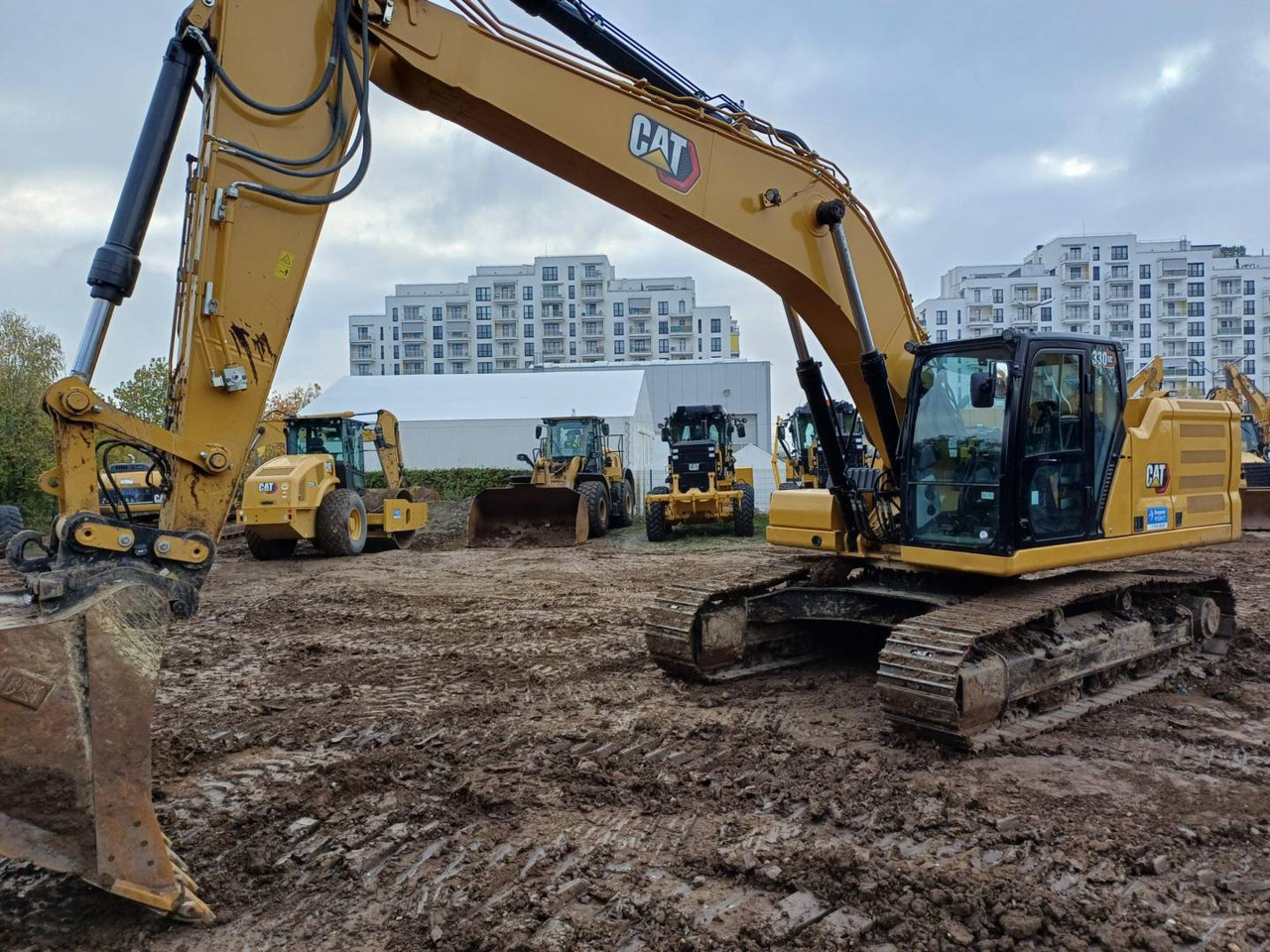 CAT 330-07GC - حفار زحاف: صورة 1 CAT 330-07GC - حفار زحاف: صورة 1