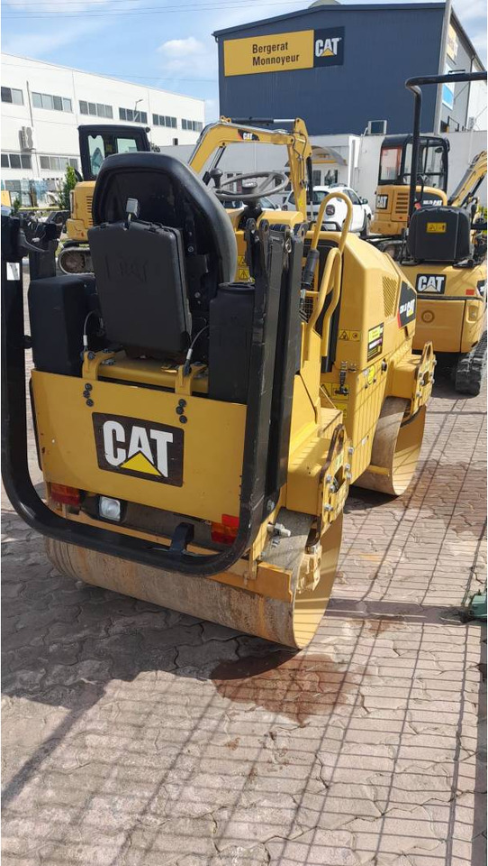 CAT CB 1.8 - مدحلة: صورة 3 CAT CB 1.8 - مدحلة: صورة 3