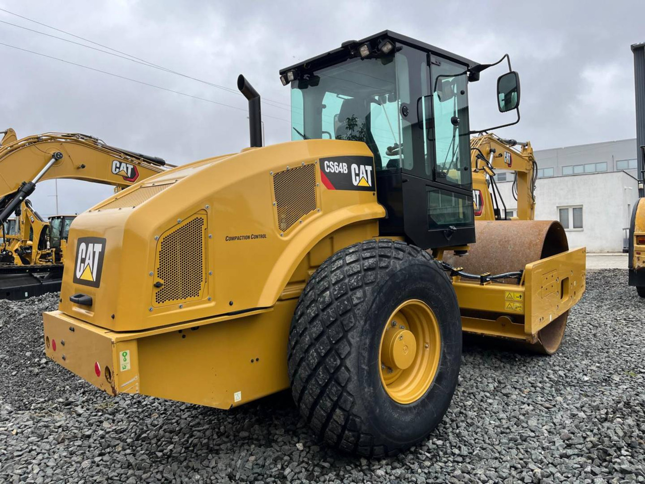 CAT CS64B - مدحلة ضاغطة: صورة 3 CAT CS64B - مدحلة ضاغطة: صورة 3