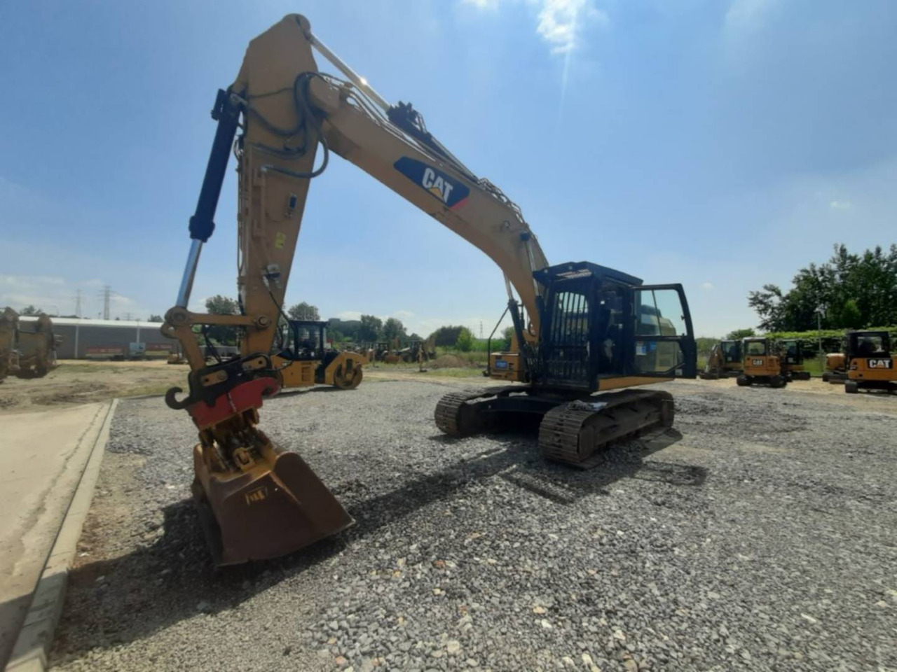 CAT 323FL - حفار زحاف: صورة 1 CAT 323FL - حفار زحاف: صورة 1