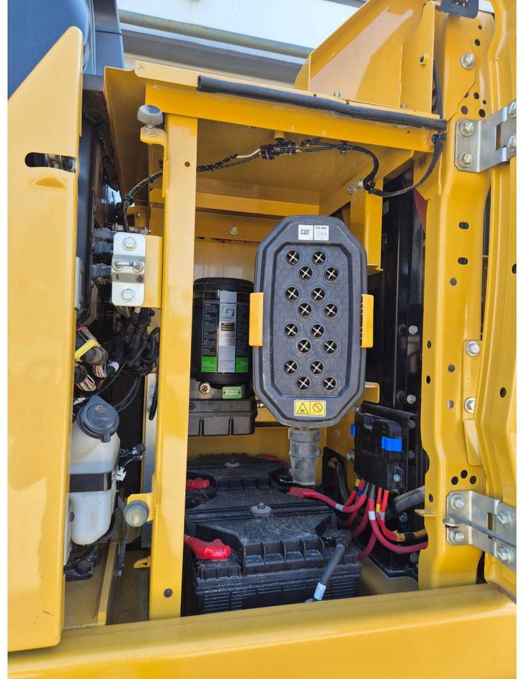 حفار زحاف CAT 323: صورة 17