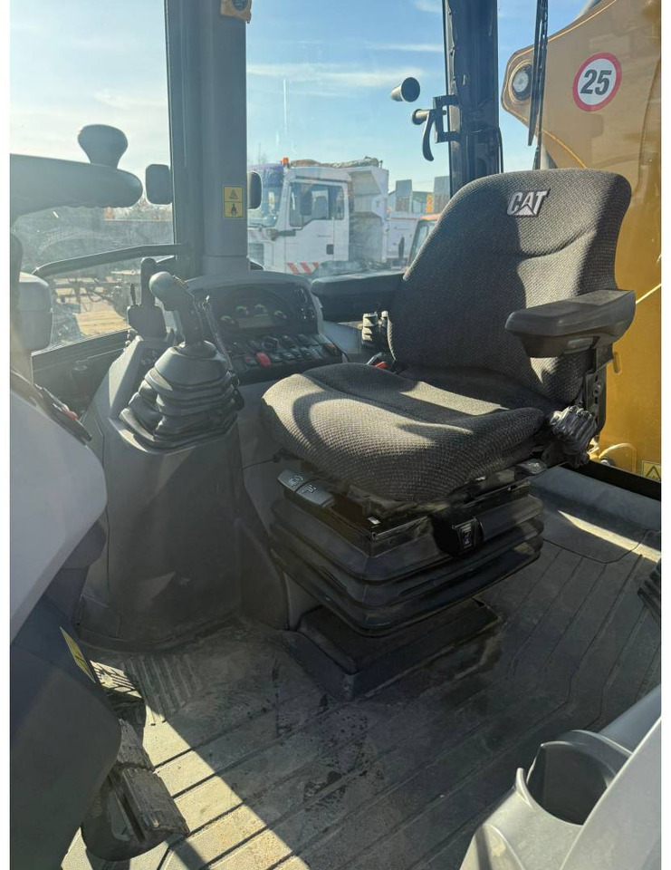 CAT 432F2 - جرافة حفار: صورة 5 CAT 432F2 - جرافة حفار: صورة 5