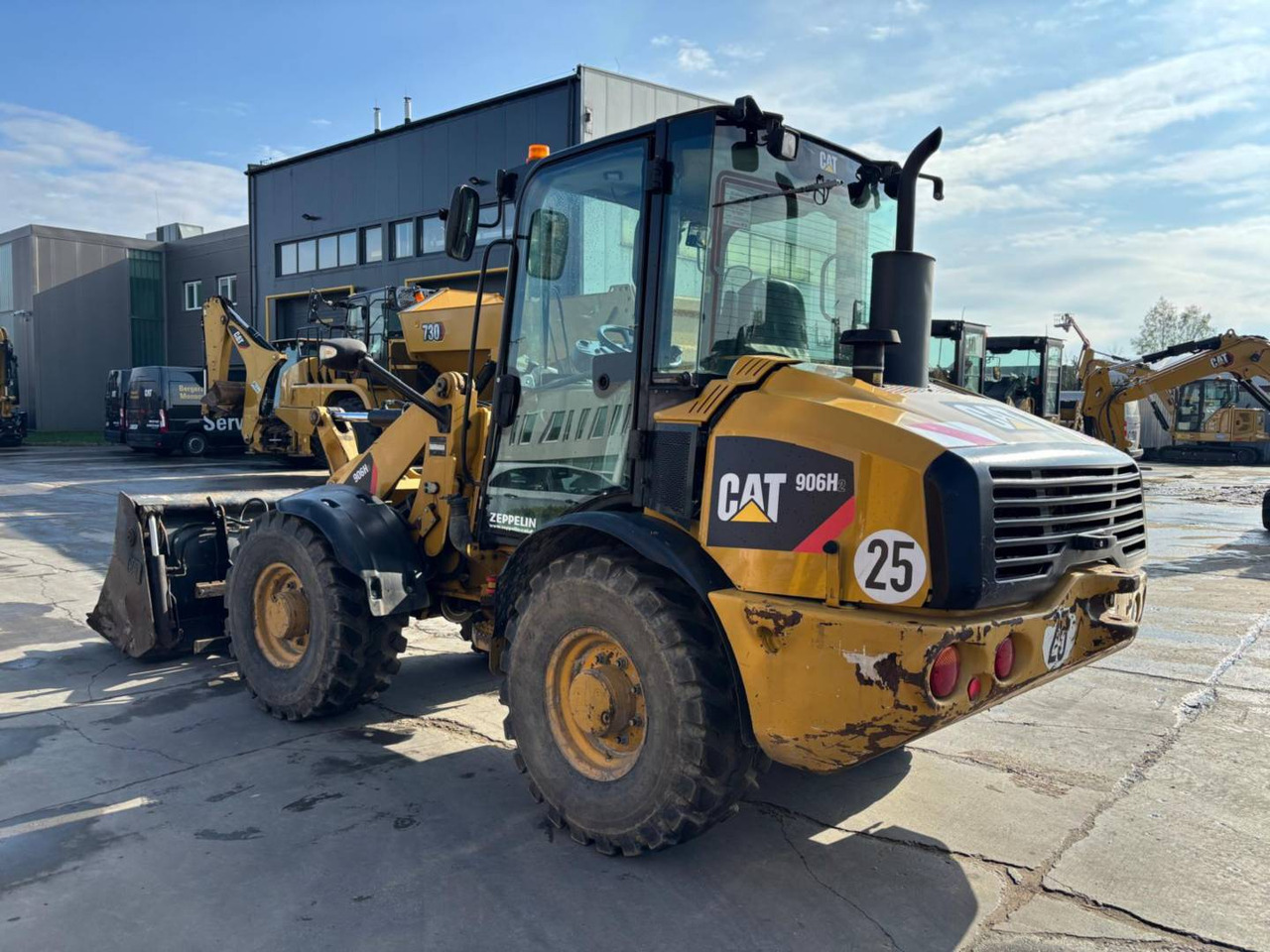 CAT 906H2 - اللودر بعجل: صورة 4 CAT 906H2 - اللودر بعجل: صورة 4