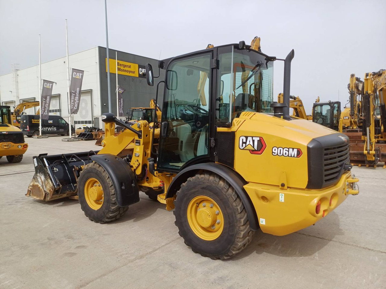 CAT 906M - اللودر بعجل: صورة 4 CAT 906M - اللودر بعجل: صورة 4