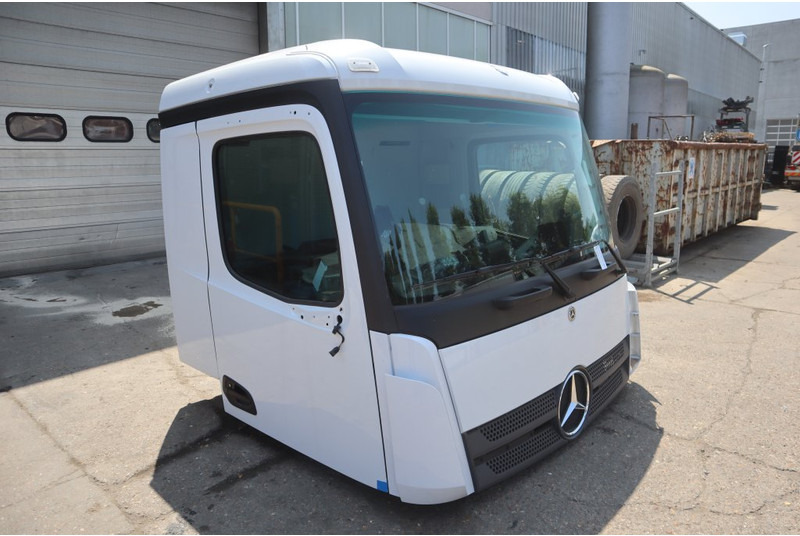 Mercedes-Benz AROCS M-CAB CLASSICSPACE 2.3 M - الكابينة والداخلية - شاحنة: صورة 3 Mercedes-Benz AROCS M-CAB CLASSICSPACE 2.3 M - الكابينة والداخلية - شاحنة: صورة 3