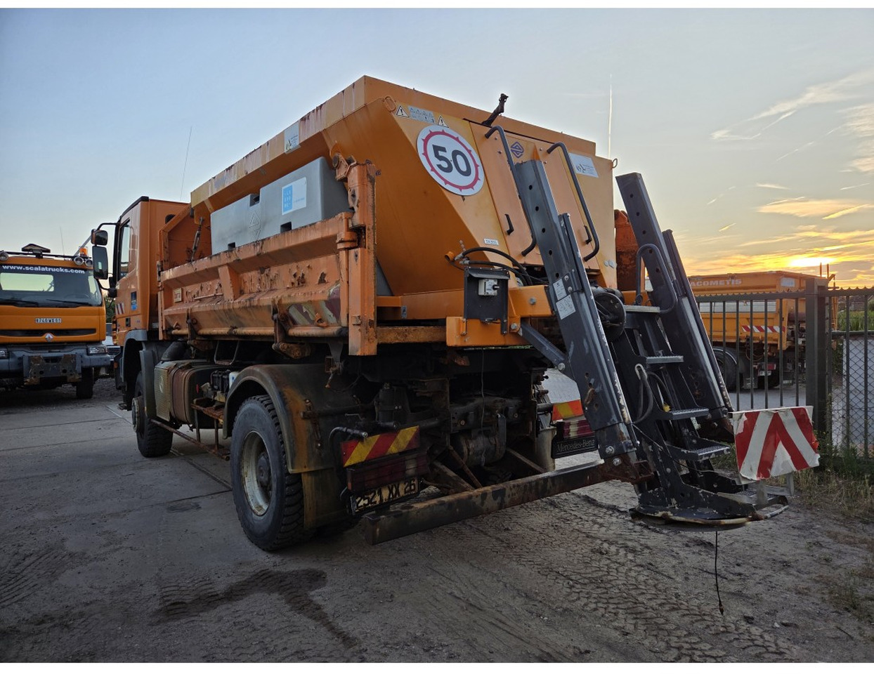 MERCEDES ACTROS 1836 4X4 TIPPER possible to buy with salt spreader - شاحنة قلاب: صورة 4 MERCEDES ACTROS 1836 4X4 TIPPER possible to buy with salt spreader - شاحنة قلاب: صورة 4
