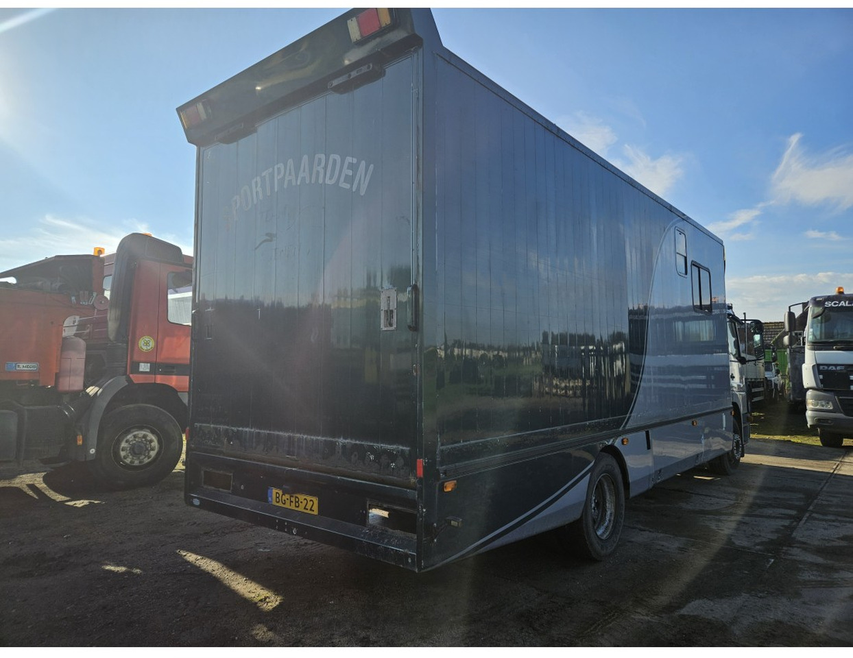 Mercedes Atego 1217 L 4x2 Horse transport Dutch Truck - شاحنة نقل خيل: صورة 2 Mercedes Atego 1217 L 4x2 Horse transport Dutch Truck - شاحنة نقل خيل: صورة 2